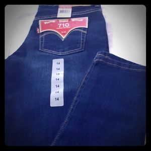 Levis 710 super skinny jeans